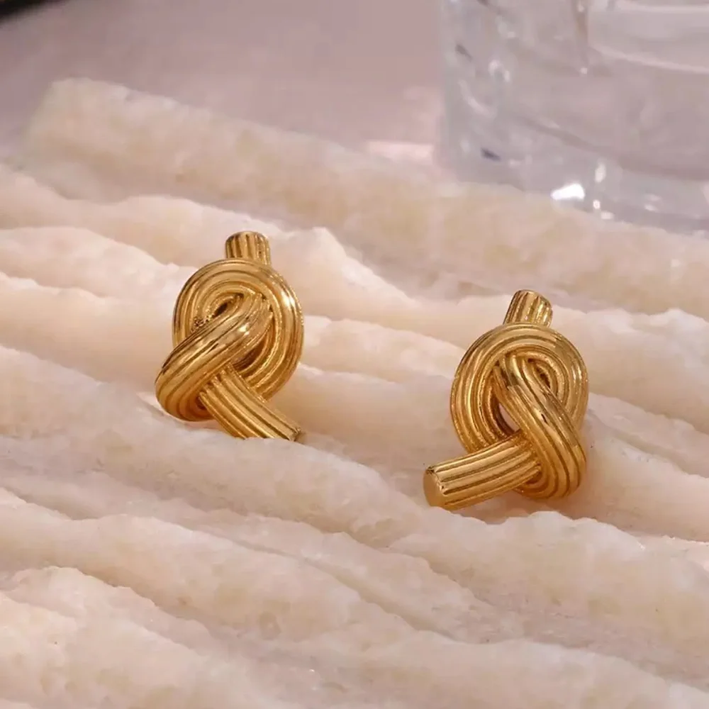 NEW KNOT STUD 18K GOLD EARNINGS, NICE EARRINGS, CUTE EARRINGS - Picture 4 of 6